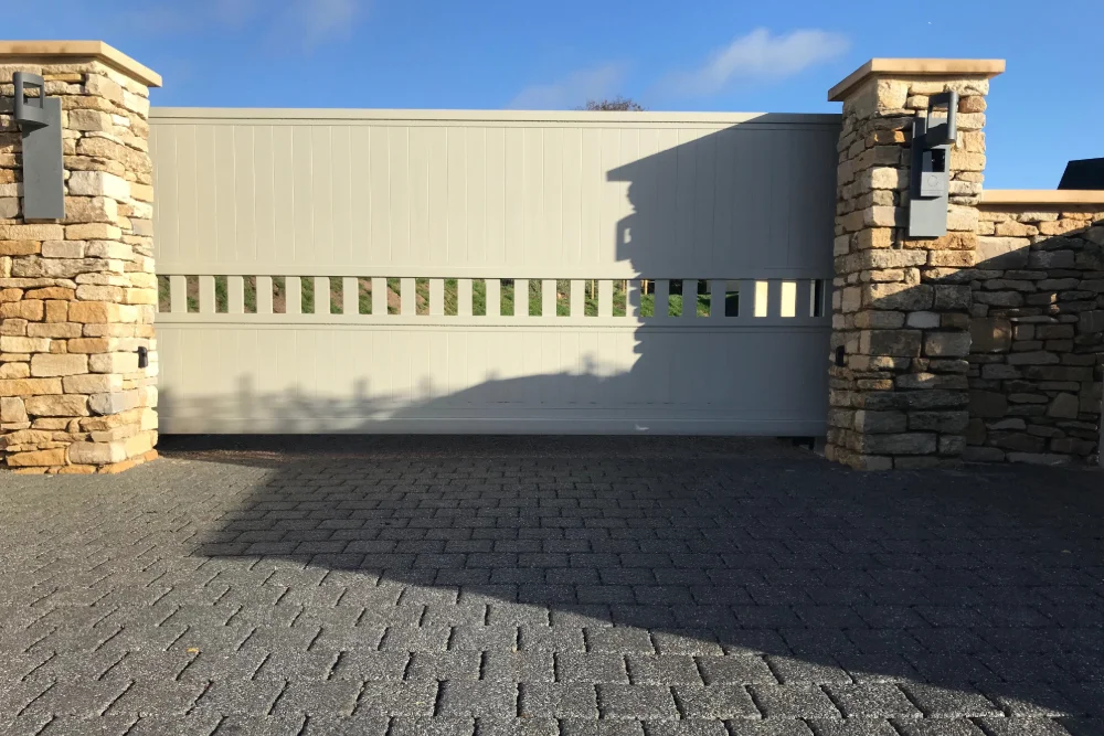 electric gate